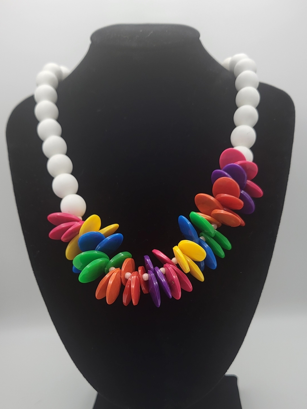 80s Colorful Disc Statement Necklace - White & Multicolor